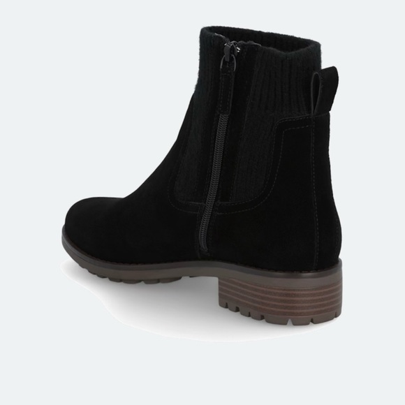 Elegant Black Ankle Booties - Picture 2 of 3